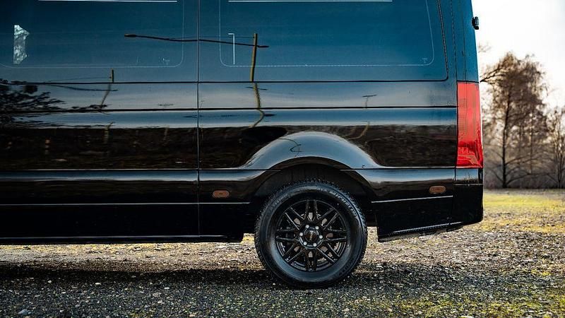 Gebraucht Mercedes Sprinter Business 190 PS (139 kW) 2025 Schwarz Van