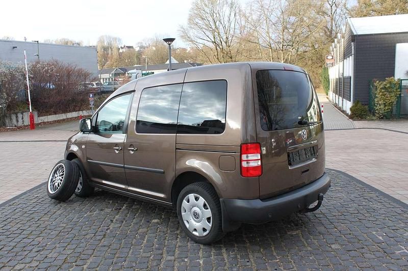 Gebraucht VW Caddy Trendline 140 PS (102 kW) 2012 Toffeebraun metallic Van / Kleinbus
