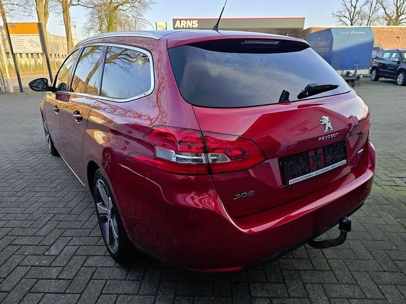 Gebraucht Peugeot 308 SW Allure 150 PS (110 kW) 2016 Rot Kombi