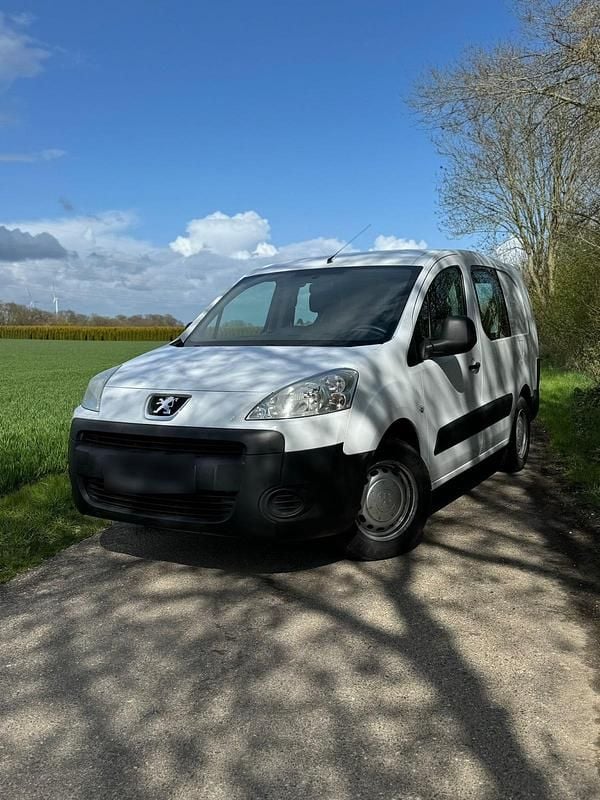 Gebraucht Peugeot Partner 90 PS (66 kW) 2010 Weiß Van / Kleinbus