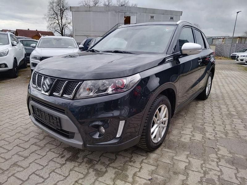 Gebraucht Suzuki Vitara 140 PS (102 kW) 2018 Schwarz SUV