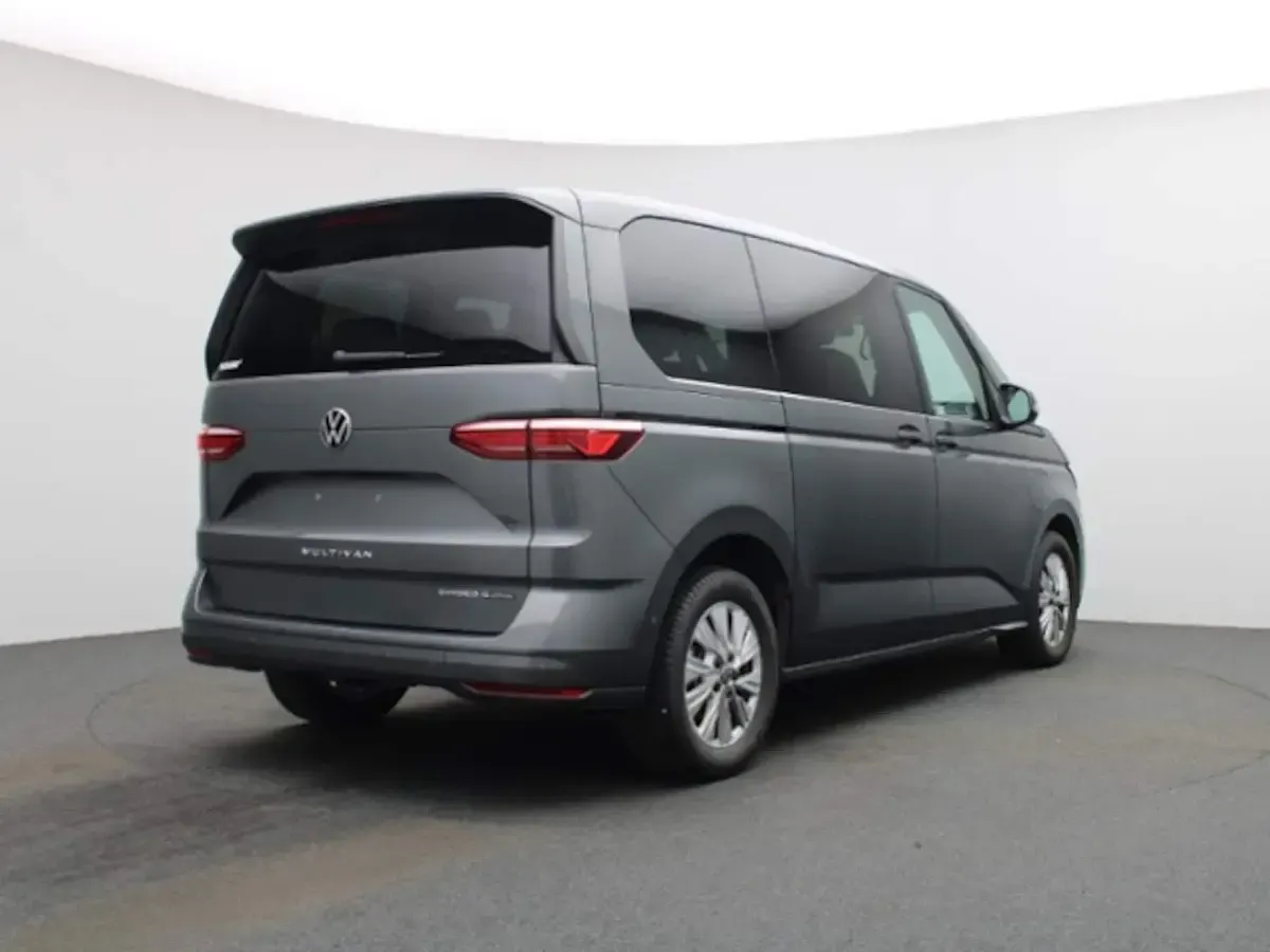 Gebraucht VW Multivan Life 245 PS (180 kW) 2025 Indiumgrau metallic Van / Kleinbus