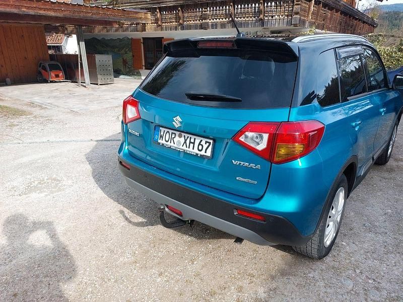 Gebraucht Suzuki Vitara Comfort+ 120 PS (88 kW) 2015 Blau SUV