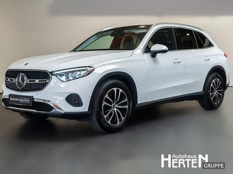 Unilack polarweiß Gebraucht 2024 Mercedes GLC200 Avantgarde SUV | 48.900 € (Guter Preis) - Bild 1/4