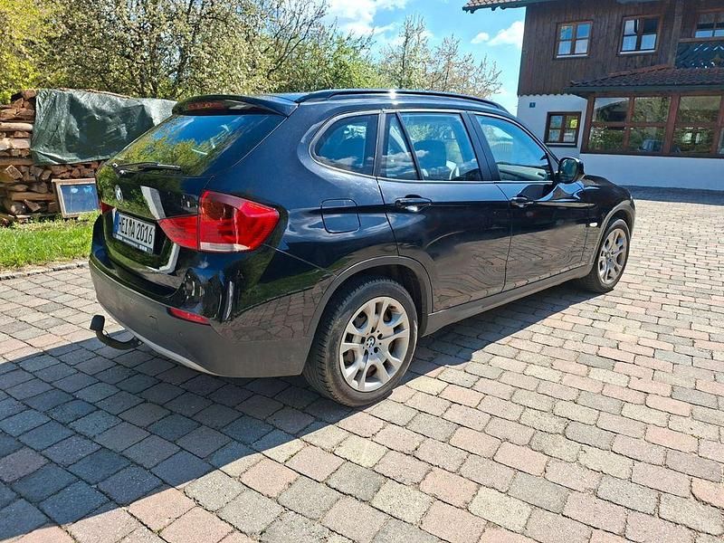 Gebraucht BMW X1 143 PS (105 kW) 2011 Schwarz SUV