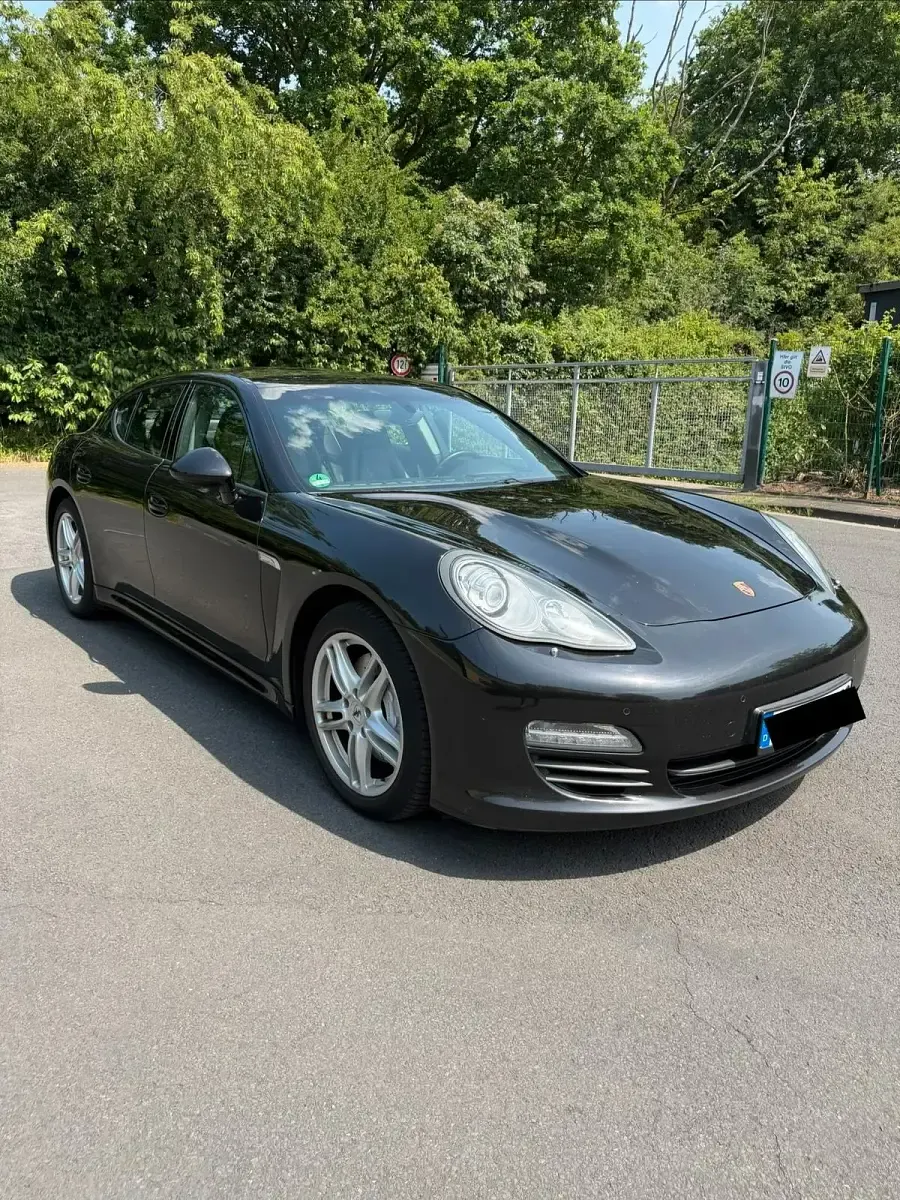 Gebraucht Porsche Panamera 250 PS (183 kW) 2012 Schwarz Kleinwagen