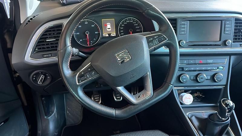 Second-hand Seat Leon FR 184 CP (135 kW) 2014 Negru Berlinǎ