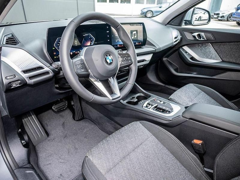 Neu BMW 120 170 PS (125 kW) 2026 Grau Kleinwagen