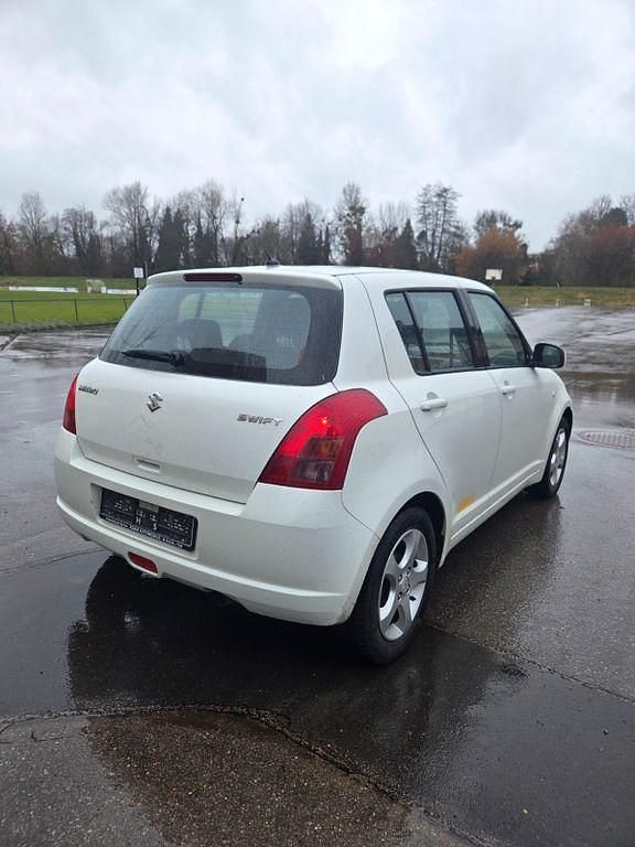 Gebraucht Suzuki Swift Comfort 92 PS (67 kW) 2006 Weiß Kleinwagen