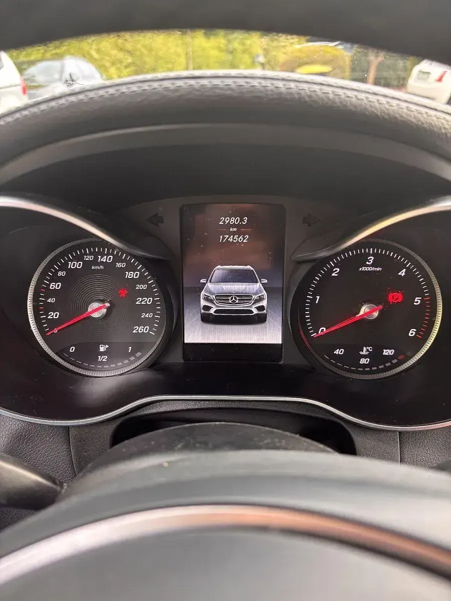 Gebraucht Mercedes GLC220 170 PS (125 kW) 2016 Grau SUV