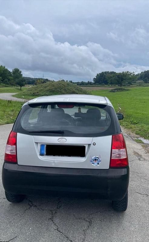 Używany Kia Picanto 65 KM (47 kW) 2004 Szary Hatchback