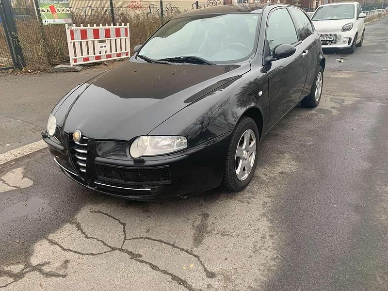 Gebraucht Alfa Romeo 147 120 PS (88 kW) 2003 Schwarz Kleinwagen