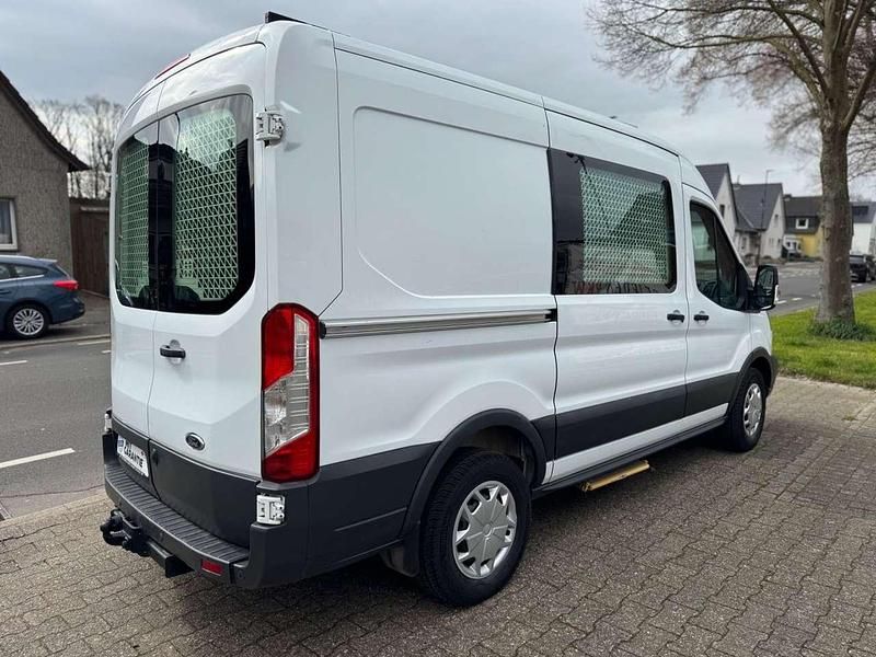 Gebraucht Ford Transit Trend 170 PS (125 kW) 2018 Weiß Van / Kleinbus