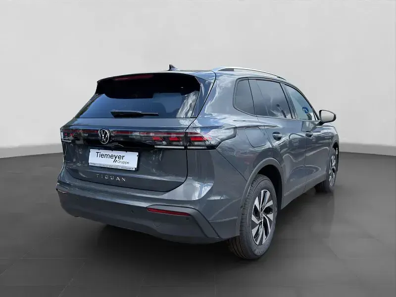 Neu VW Tiguan Life 150 PS (110 kW) 2026 Grau SUV