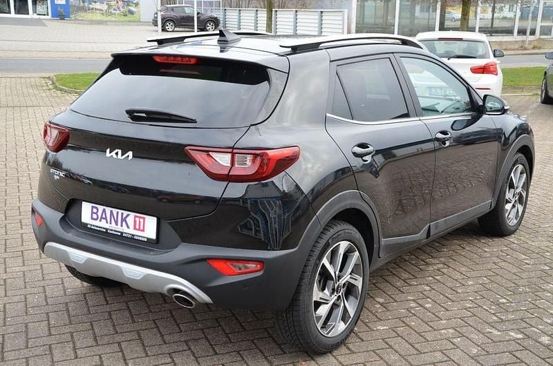 Gebraucht Kia Stonic 101 PS (74 kW) 2024 Schwarz SUV