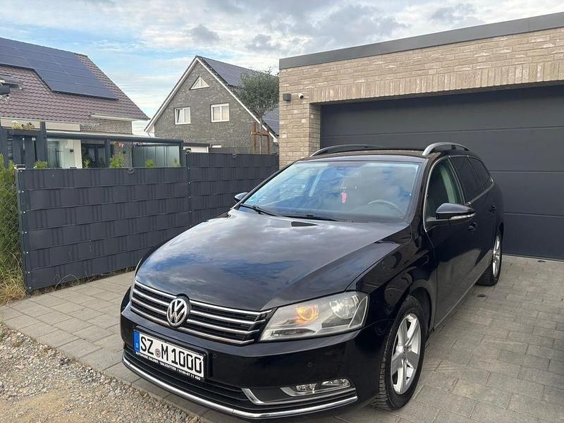 Blau Gebraucht 2013 VW Passat Edition Kombi | 7.990 € (Etwas zu teuer) - Bild 1/4