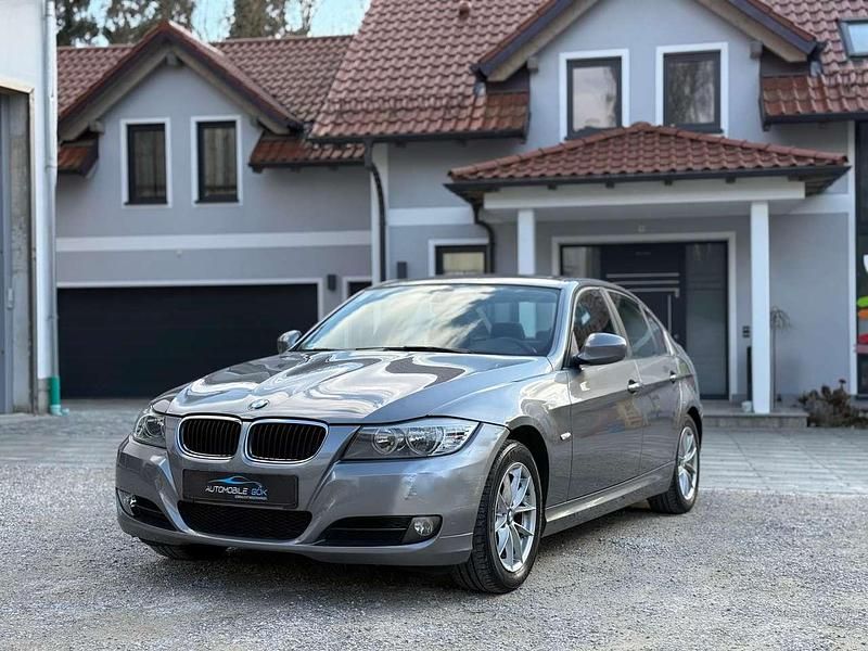 Gebraucht BMW 318 143 PS (105 kW) 2010 Spacegrau metallic Limousine