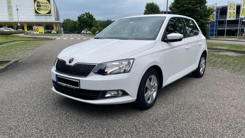 Weiß Gebraucht 2018 Skoda Fabia Ambition Kleinwagen | 9.700 € (Guter Preis) - Bild 1/4