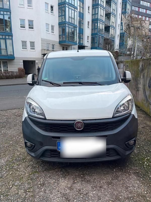 Gebraucht Fiat Doblò 101 PS (74 kW) 2017 Weiß Van / Kleinbus