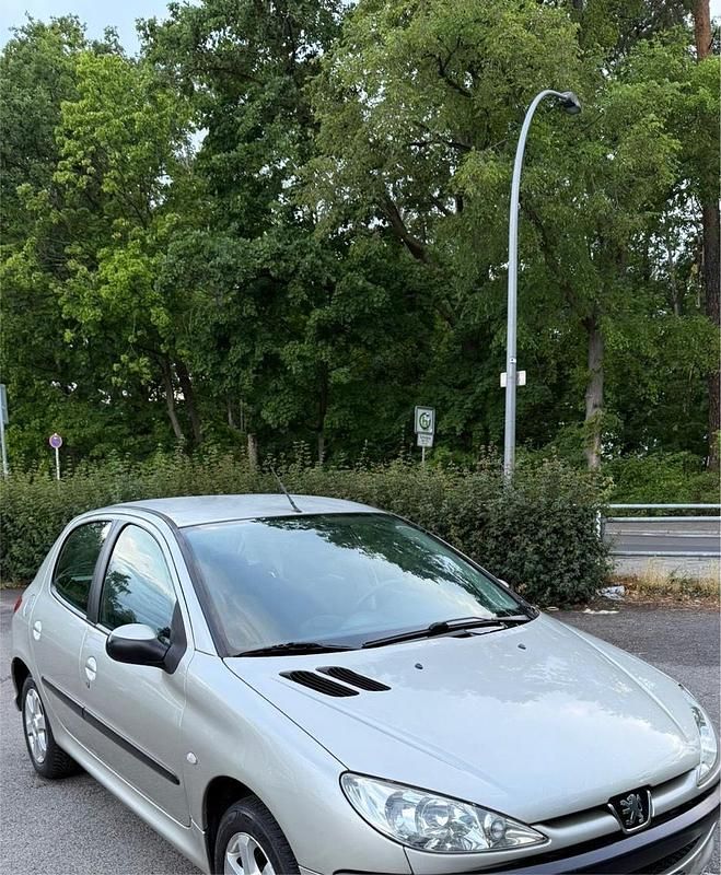 Silber Gebraucht 2006 Peugeot 206 Kleinwagen | 2.250 € - Bild 1/4