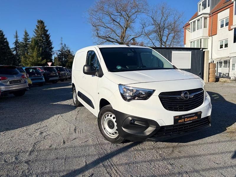 Gebraucht Opel Combo 131 PS (96 kW) 2020 Weiß Van / Kleinbus
