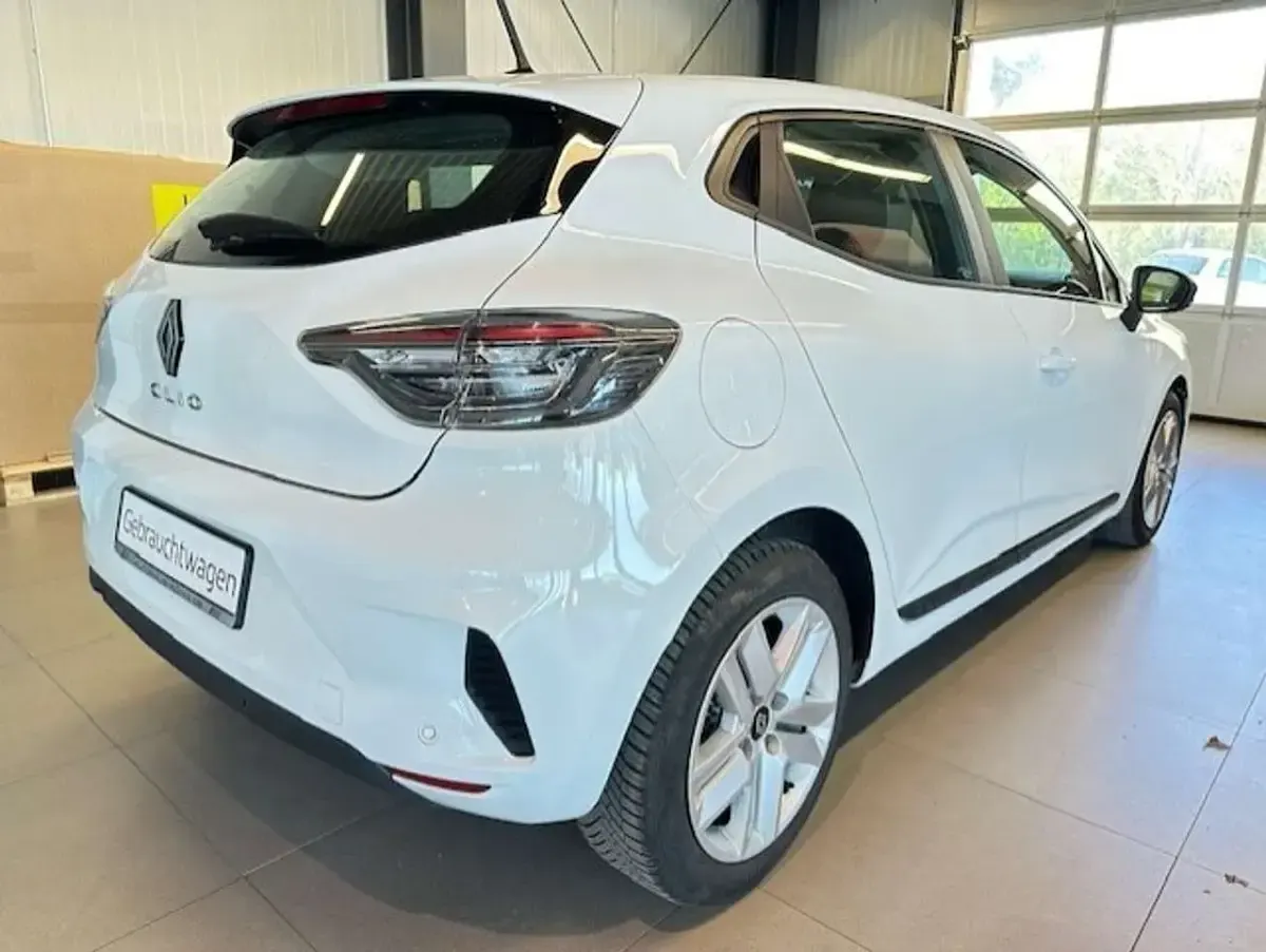 Occasion Renault Clio V Evolution 67 ch (49 kW) 2024 Blanc Berline