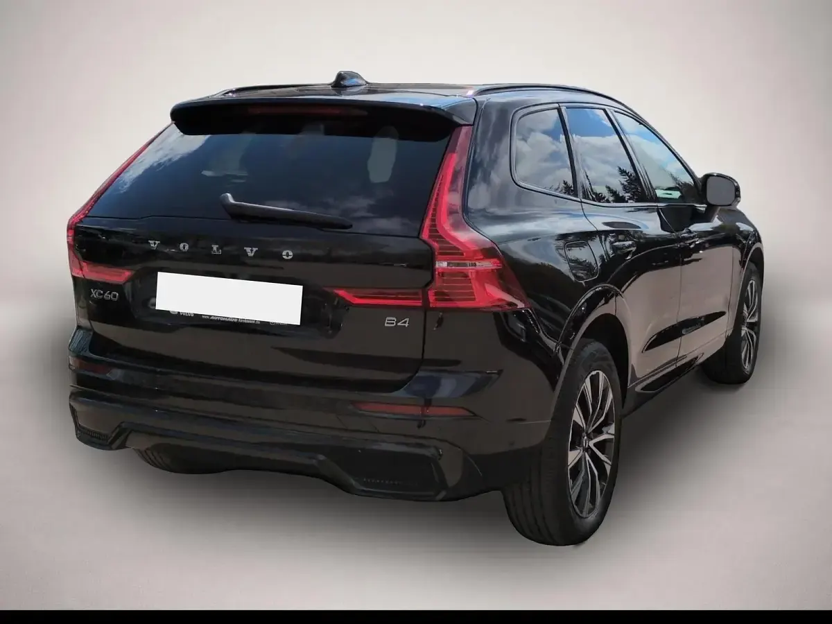 Gebraucht Volvo XC60 Plus 197 PS (144 kW) 2023 Manufacturer SUV