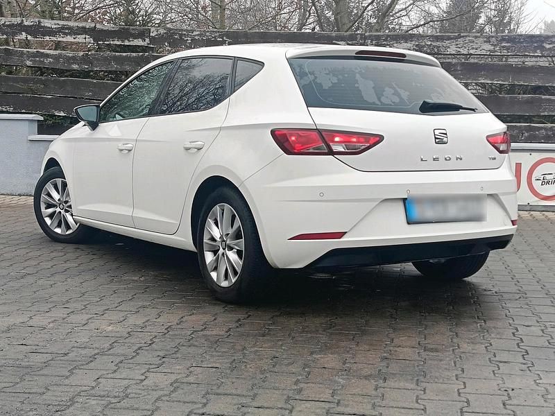 Gebraucht Seat Leon 110 PS (80 kW) 2018 Weiß Kleinwagen