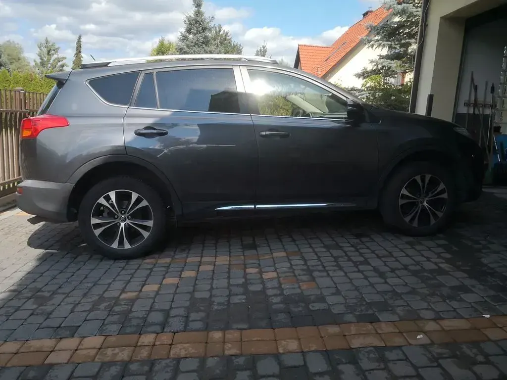 Gebraucht Toyota RAV4 Edition 150 PS (110 kW) 2015 Grau SUV