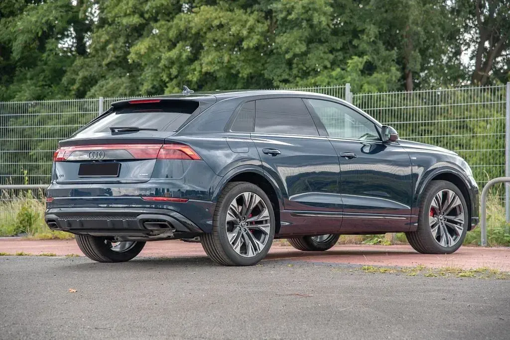 Neu Audi Q8 S-Line 286 PS (210 kW) 2026 Blau SUV