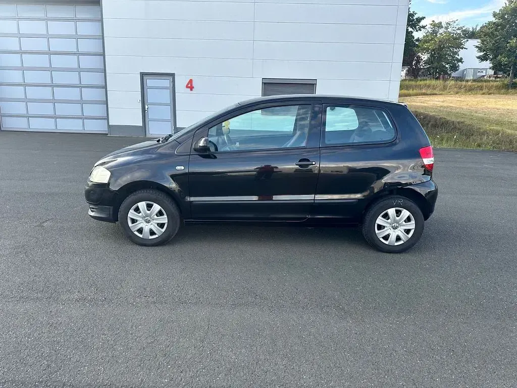Gebraucht VW Fox 54 PS (39 kW) 2007 Schwarz Kleinwagen