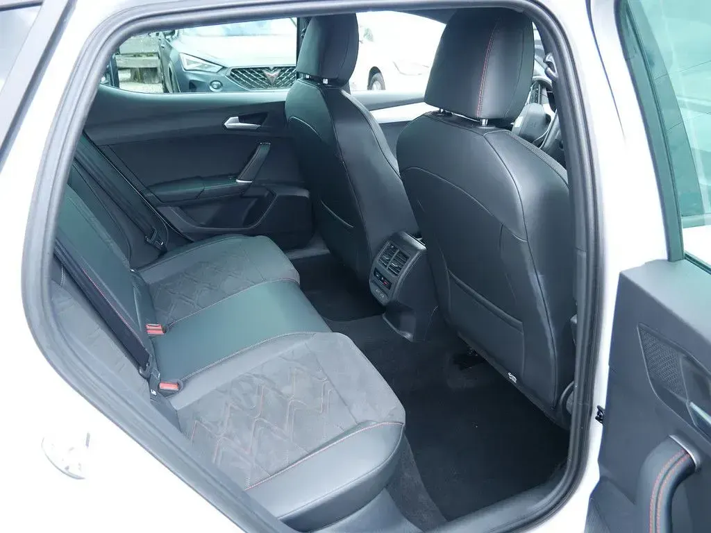 Gebraucht Seat Leon FR 204 PS (150 kW) 2021 Weiß Limousine