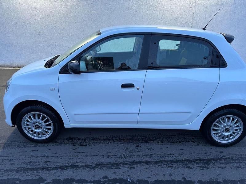 Gebraucht Renault Twingo Life 71 PS (52 kW) 2018 Weiß Kleinwagen