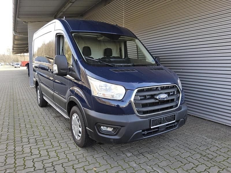 Gebraucht Ford Transit Trend 131 PS (96 kW) 2021 Blazerblau Limousine