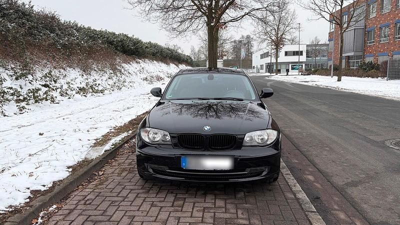 Gebraucht BMW 116 116 PS (85 kW) 2010 Schwarz Kleinwagen