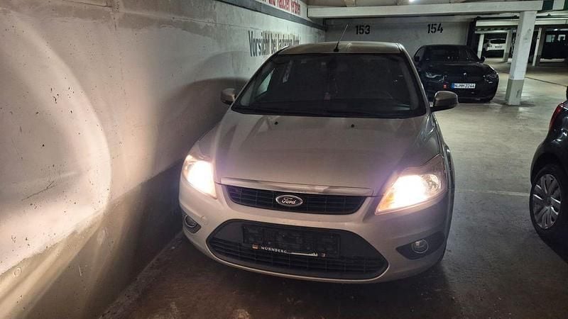 Silber Gebraucht 2008 Ford Focus Style Limousine | 750 € (Superpreis) - Bild 1/4