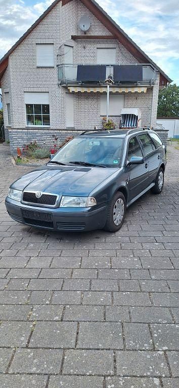 Grau Gebraucht 2004 Skoda Octavia Selection Kombi | 1.890 € (Guter Preis) - Bild 1/4