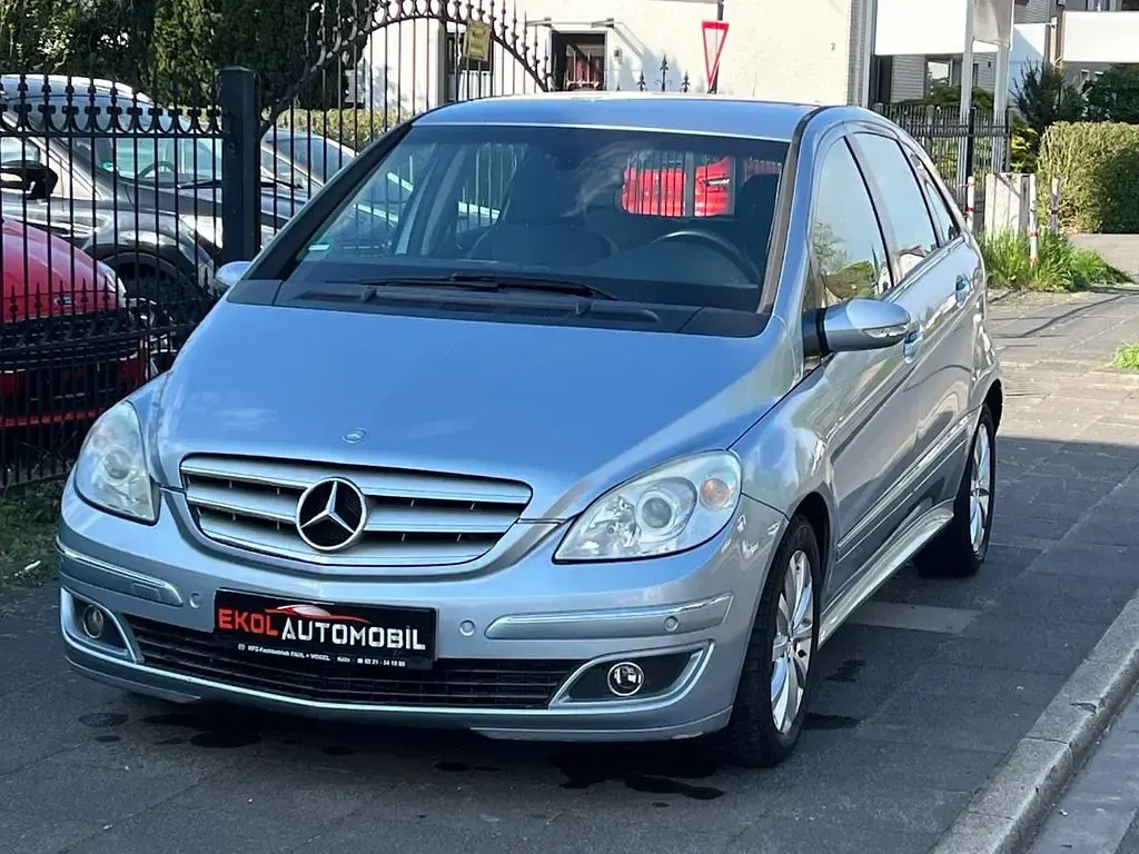 Gebraucht Mercedes B180 109 PS (80 kW) 2006 Silber Van / Kleinbus