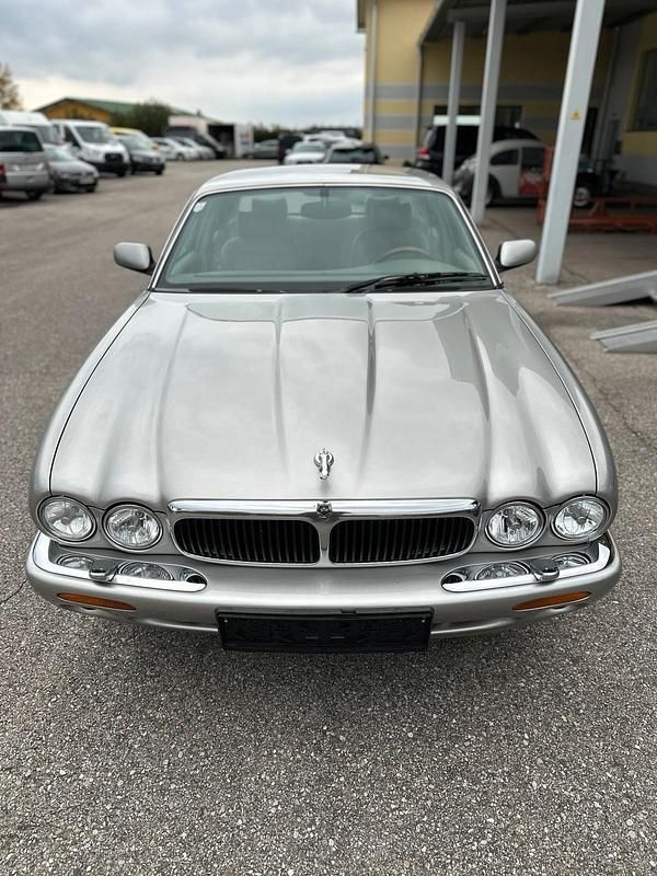 Gebraucht Jaguar XJ8 Executive 237 PS (174 kW) 1999 Silber Limousine