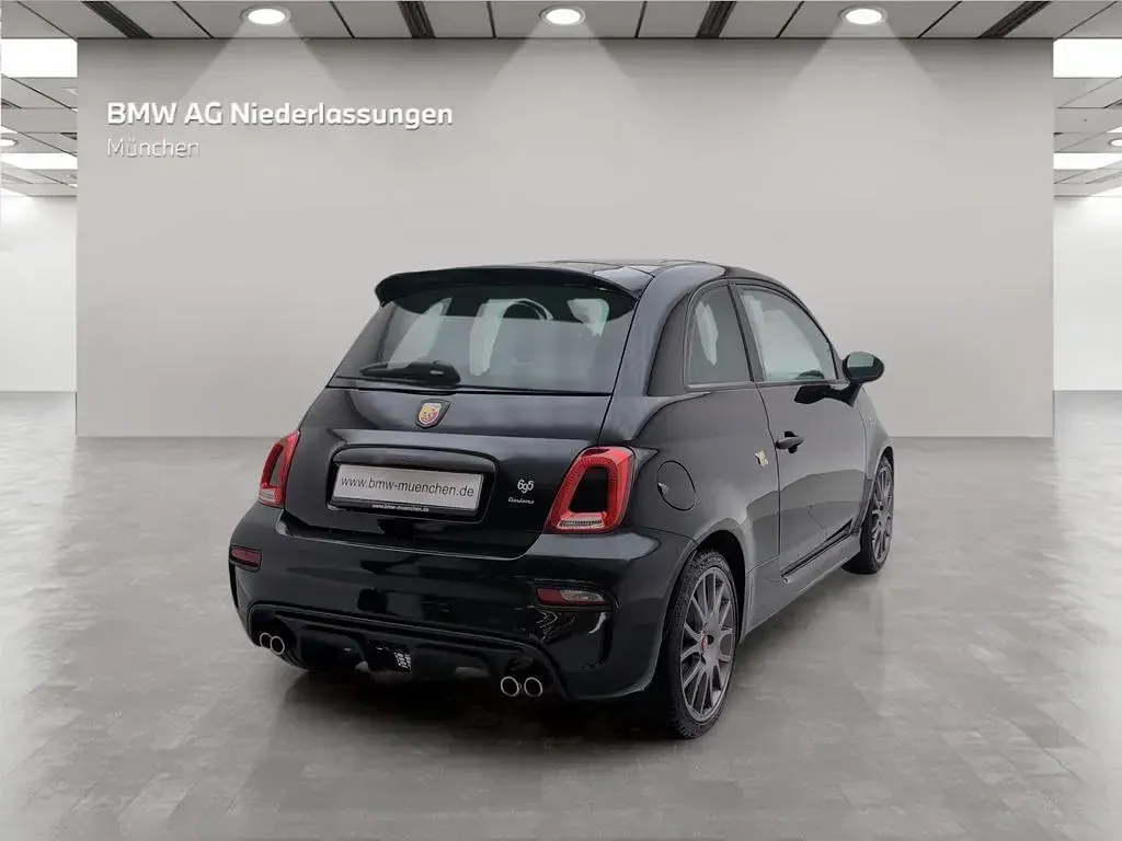 Gebraucht Abarth 695 179 PS (131 kW) 2023 Schwarz Kleinwagen