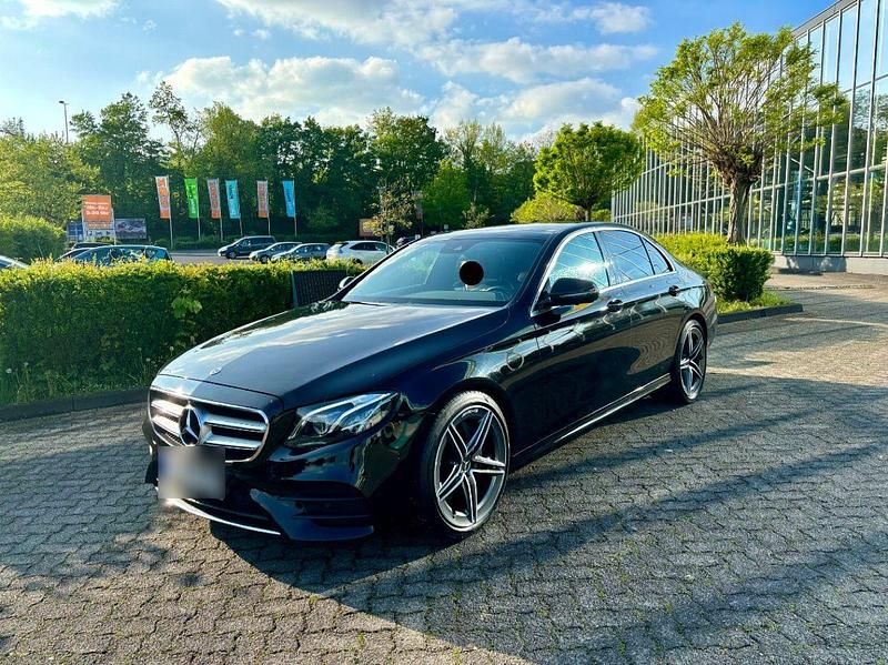 Schwarz Gebraucht 2019 Mercedes E350 Limousine | 27.490 € (Fairer Preis) - Bild 1/4