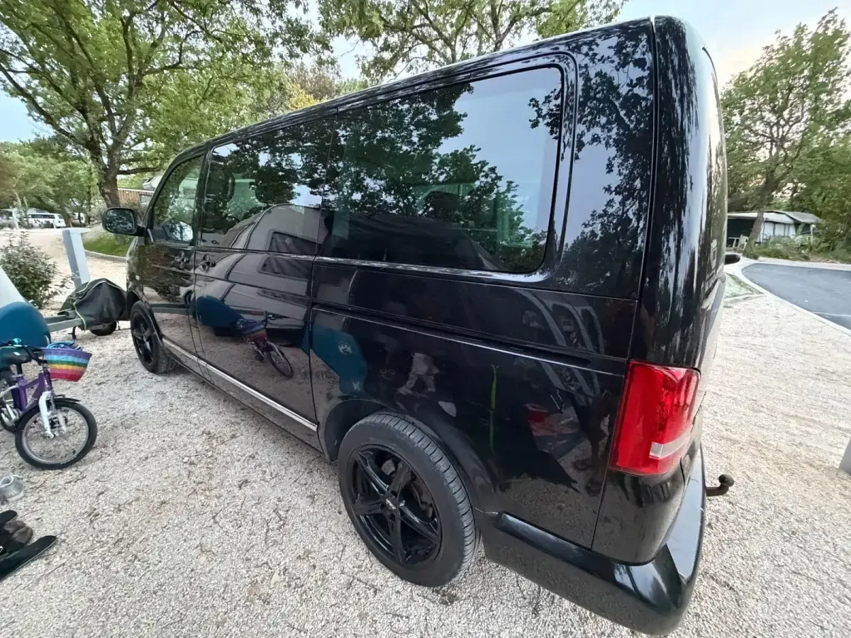Gebraucht VW Multivan 179 PS (131 kW) 2014 Schwarz Van / Kleinbus