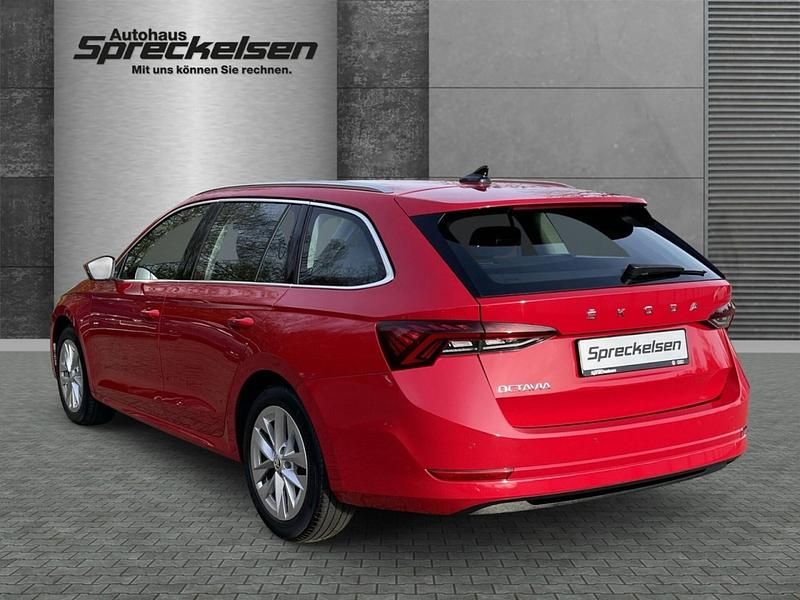 Gebraucht Skoda Octavia Style 150 PS (110 kW) 2023 Rot Kombi