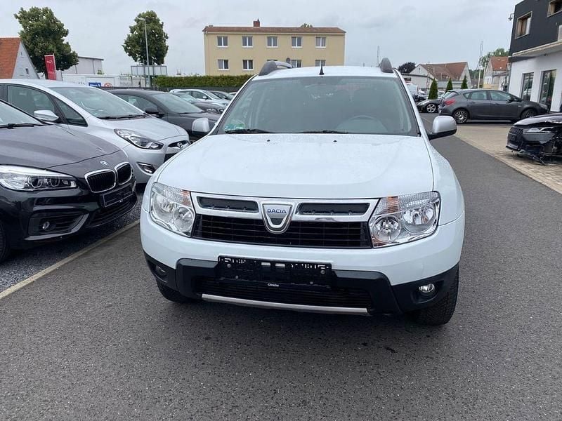 Weiß Gebraucht 2011 Dacia Duster Prestige SUV | 5.590 € (Guter Preis) - Bild 1/4