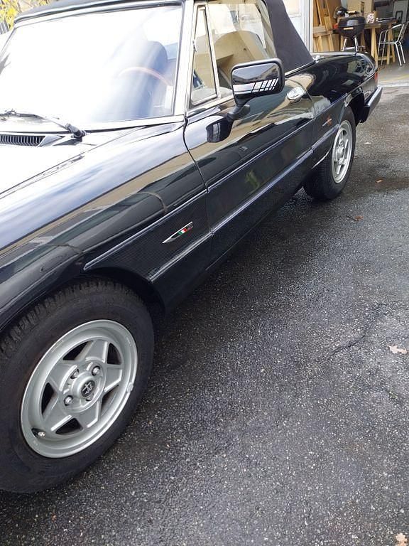 Gebraucht Alfa Romeo Spider 116 PS (85 kW) 1986 Schwarz Cabrio