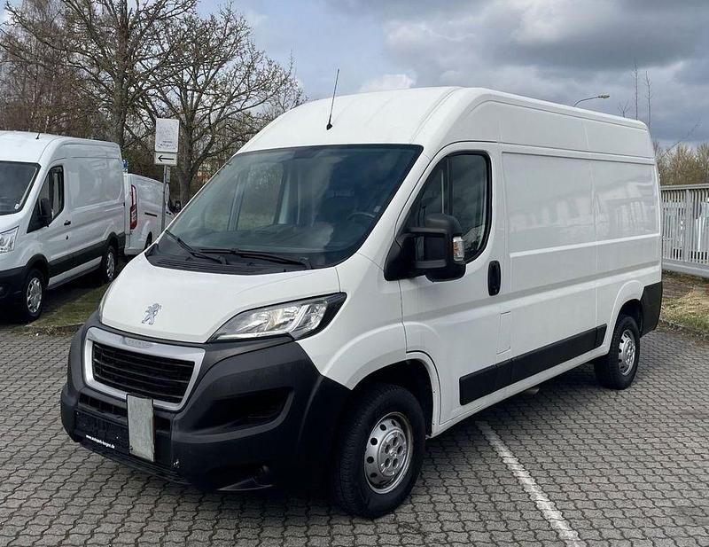 Gebraucht Peugeot Boxer 131 PS (96 kW) 2019 Weiß Van