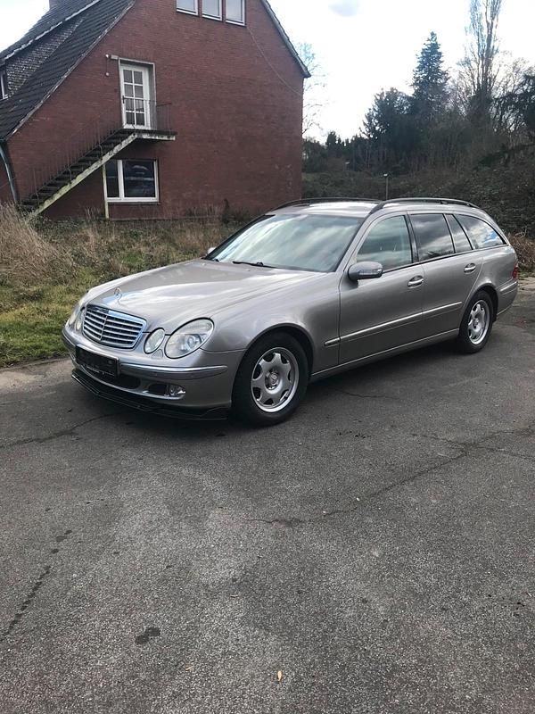 Gebraucht Mercedes E320 224 PS (164 kW) 2003 Silber Kombi