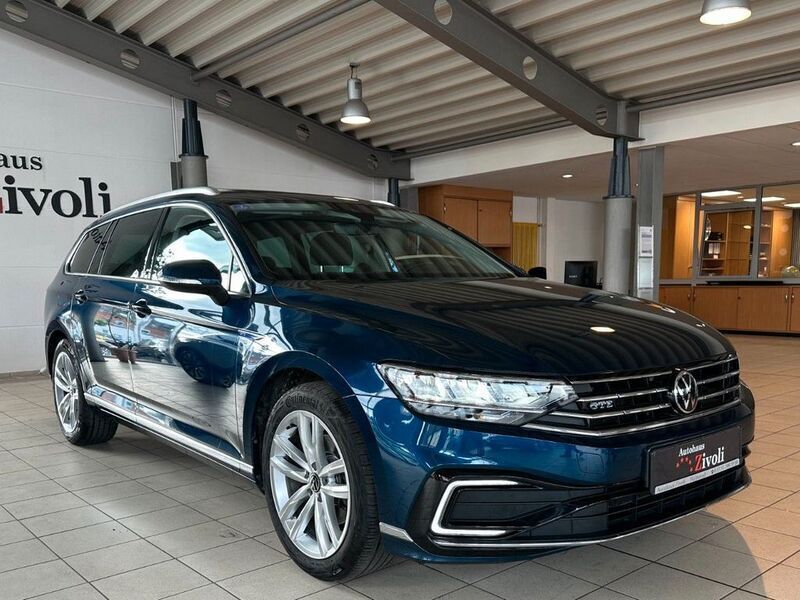 Blau Gebraucht 2021 VW Passat GTE Kombi | 24.940 € (Fairer Preis) - Bild 1/4