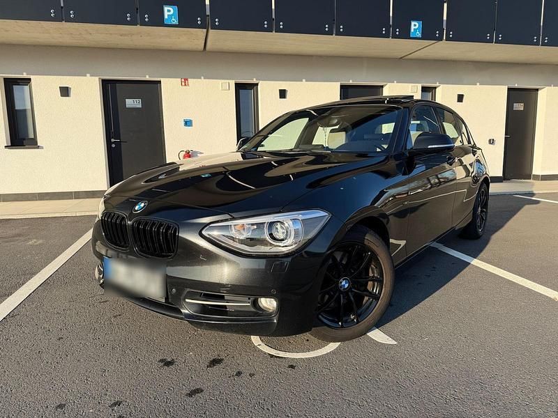 Schwarz Gebraucht 2011 BMW 120 Kleinwagen | 10.900 € (Teuer) - Bild 1/4