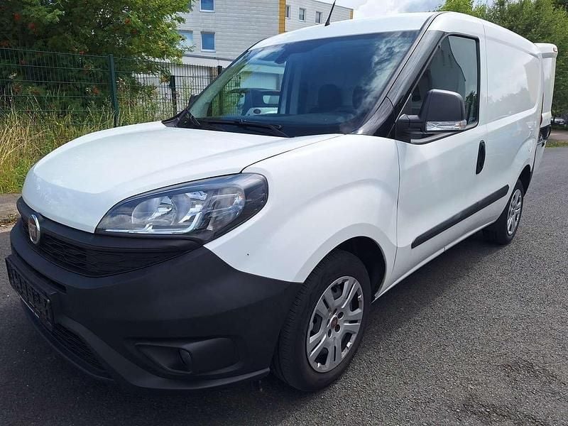 Colore esterno (weiß) Gebraucht 2021 Fiat Doblò Van / Kleinbus | 9.990 € (Superpreis) - Bild 1/4